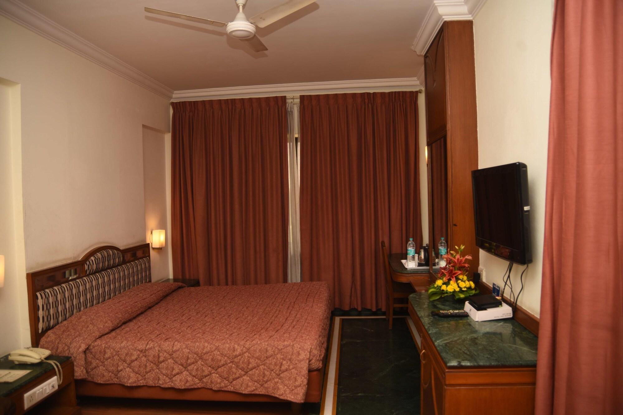 Hotel Maurya Bengaluru Zewnętrze zdjęcie