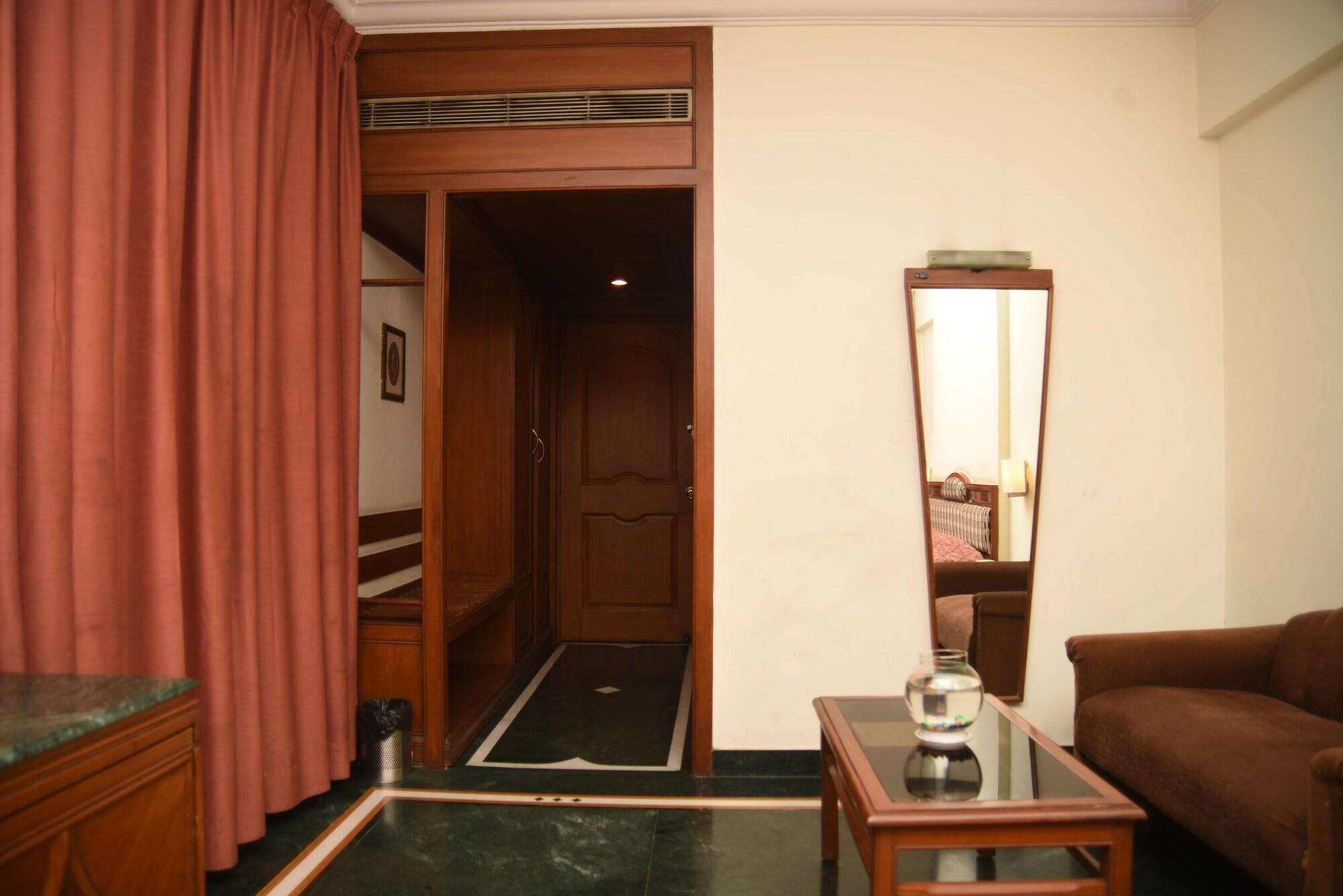 Hotel Maurya Bengaluru Zewnętrze zdjęcie