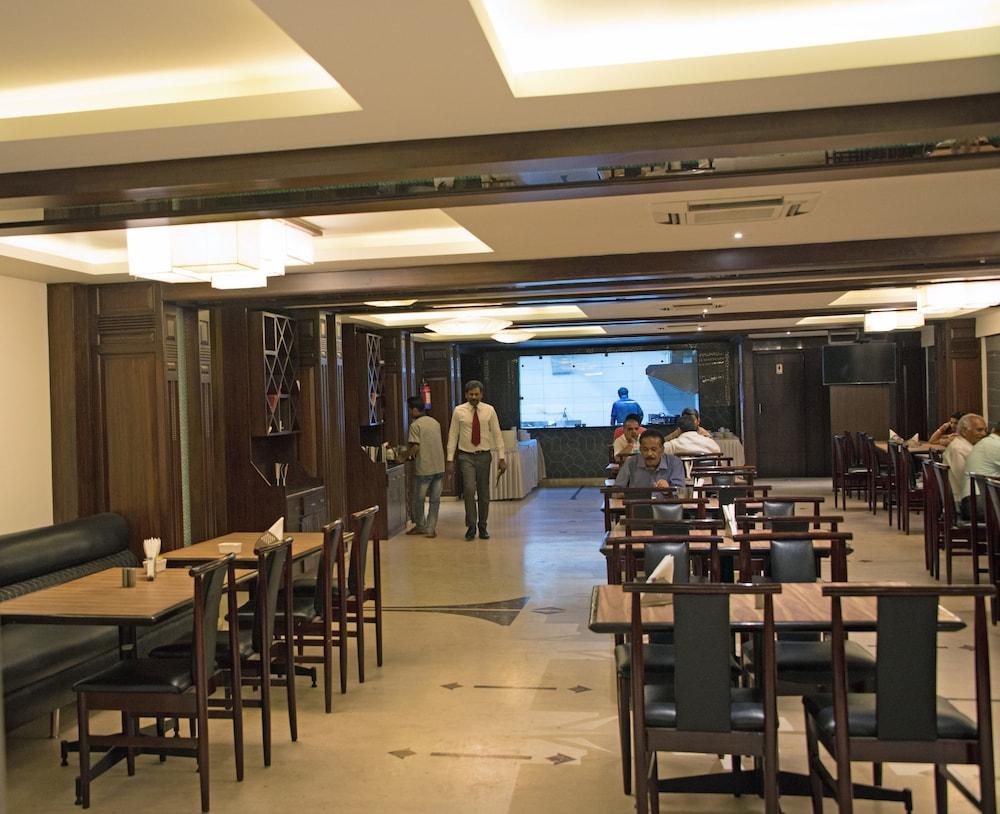 Hotel Maurya Bengaluru Zewnętrze zdjęcie