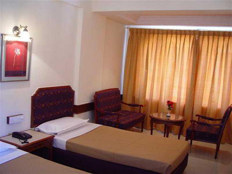Hotel Maurya Bengaluru Zewnętrze zdjęcie