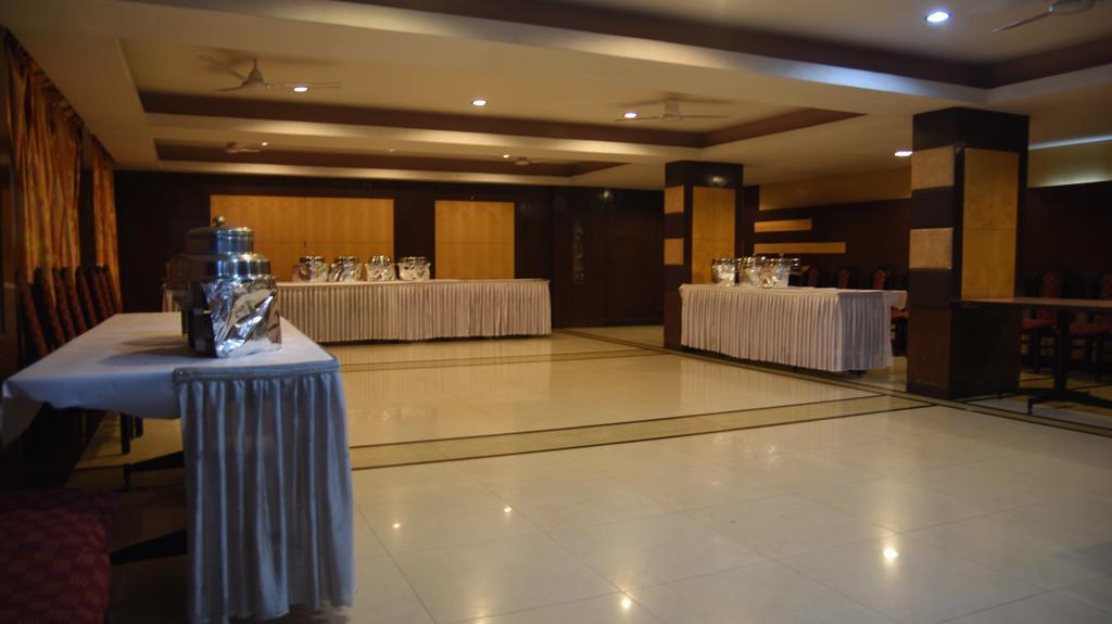 Hotel Maurya Bengaluru Zewnętrze zdjęcie
