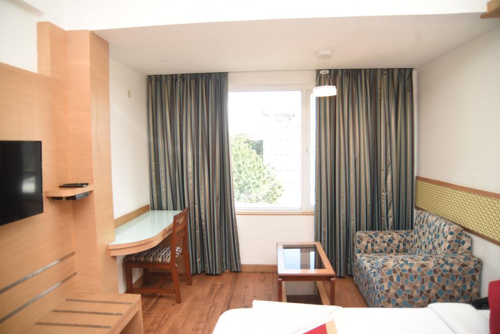 Hotel Maurya Bengaluru Zewnętrze zdjęcie