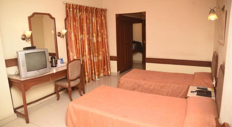 Hotel Maurya Bengaluru Zewnętrze zdjęcie