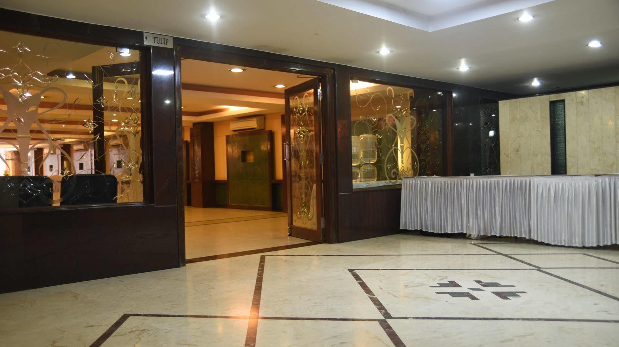 Hotel Maurya Bengaluru Zewnętrze zdjęcie