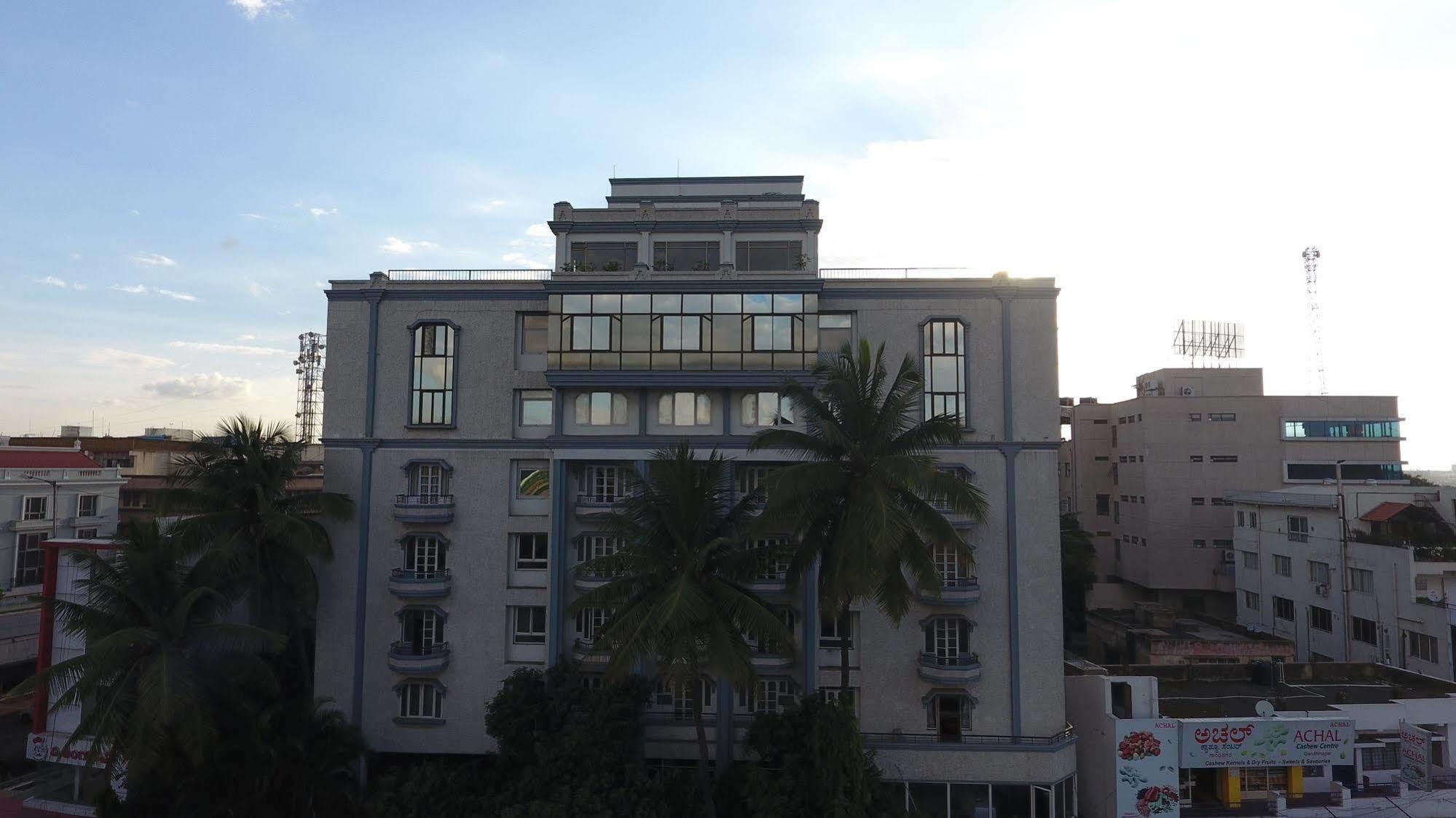 Hotel Maurya Bengaluru Zewnętrze zdjęcie